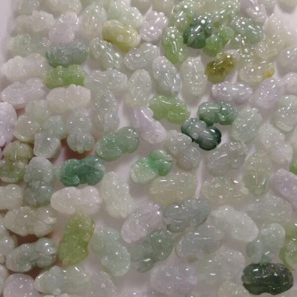 1 pcs  / 2 pcs 25 mm high quality natural Burmese jadeite Pixiu shape pendant bead - Image 3
