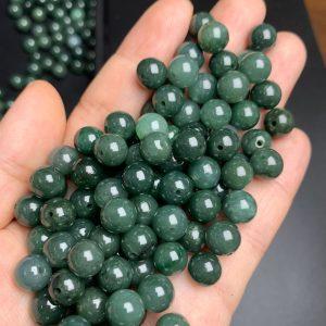 50-pieces 8mm round shape genuine natural oily green jadeite bead