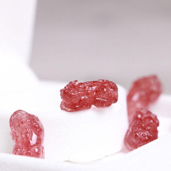 5 pcs / 10 pcs pixiu shape natural strawberry quartz bead - Image 3