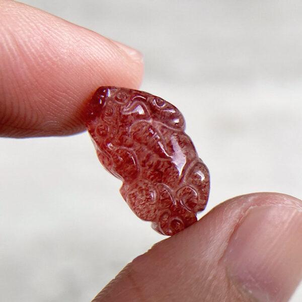 5 pcs / 10 pcs pixiu shape natural strawberry quartz bead - Image 6