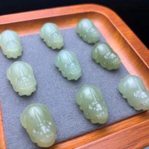 nephrite charm, pixiu charm, animal bead, jade bead, green bead, high quality bead, genuine bead, natural bead