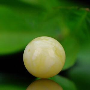 round shape yellow and white mixed colors genuine natural amber bead