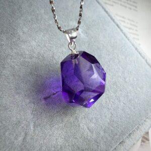 facet surface irregular shape high quality amethyst charm pendant