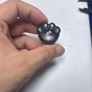 5-piece fat cat paw shape natural silver obsidian bead